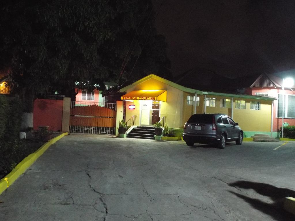 Tropical Court Inn New Kingston Zewnętrze zdjęcie