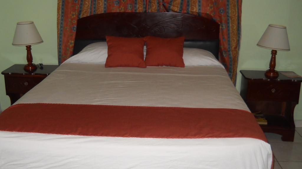 Tropical Court Inn New Kingston Pokój zdjęcie